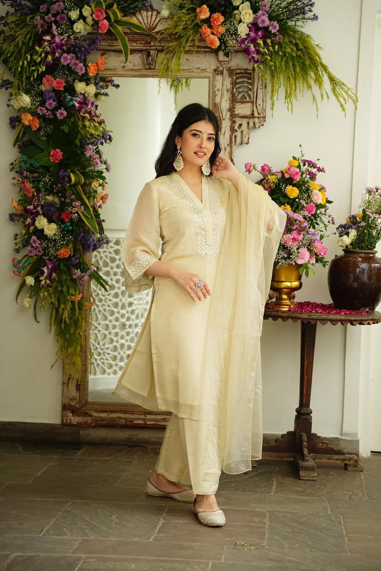 Nimisha elegant Cosmos set