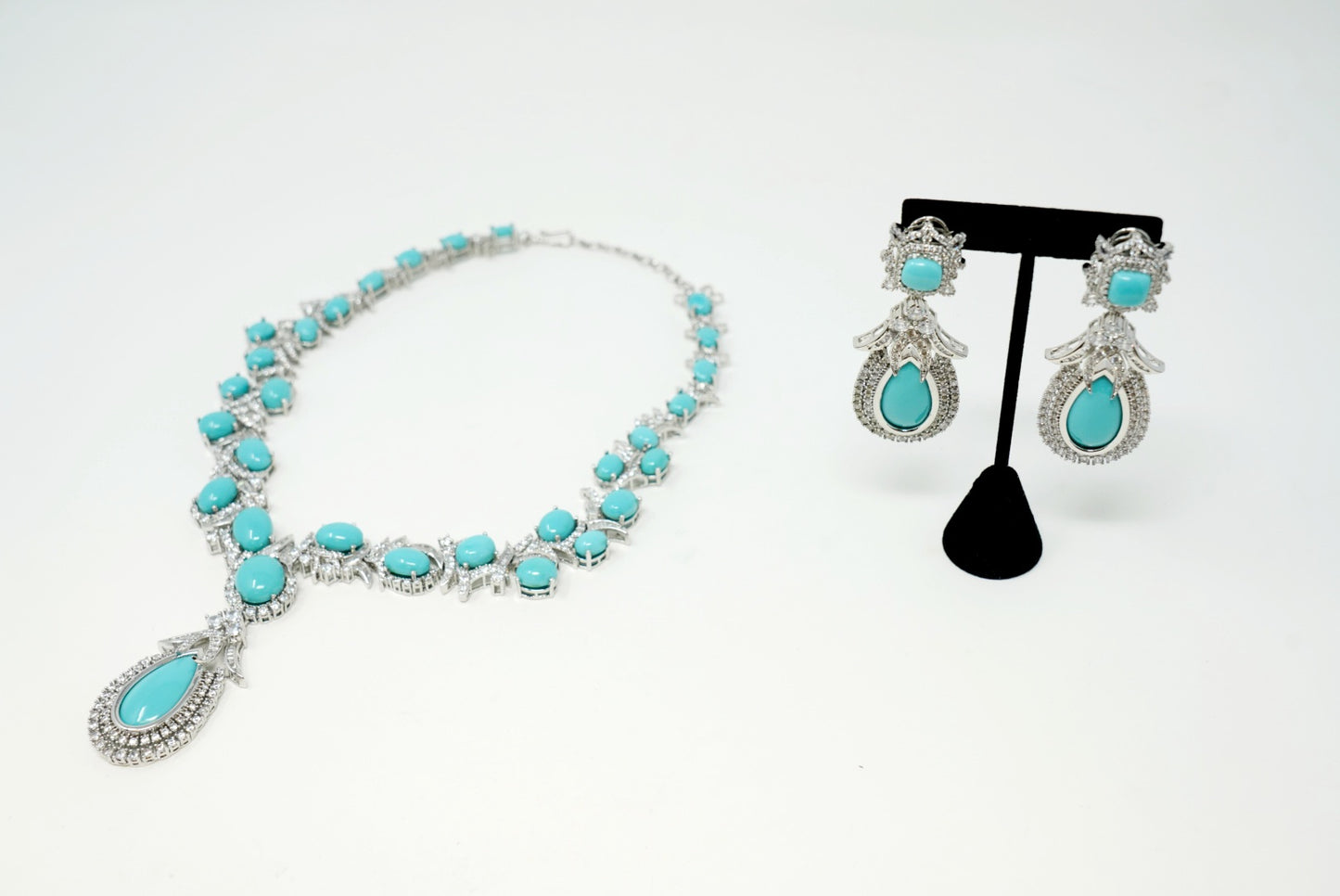 Silver Turquoise Stones Necklace Set